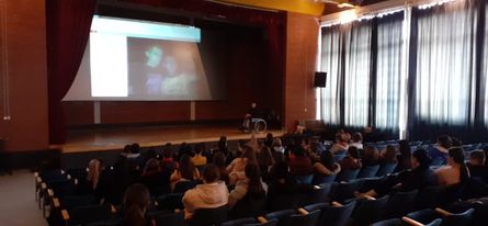 Ученици ЈУ СШЦ „Никола Тесла“ у Броду одлушали предавања 