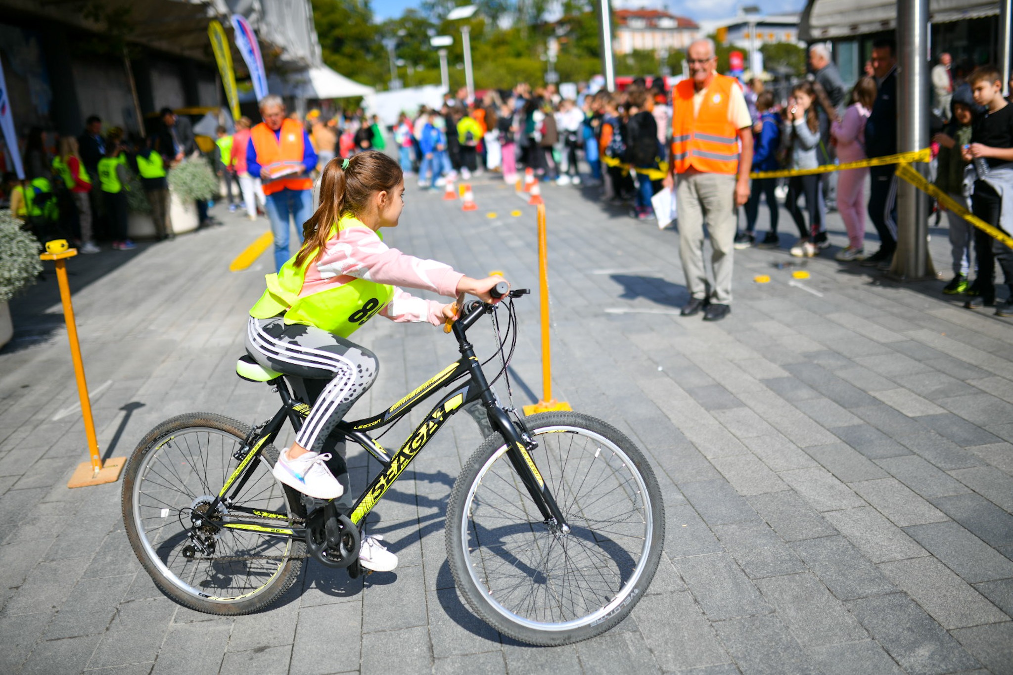 Посвећени урбаној мобилности: Најмлађи се такмичили у вожњи бицикла