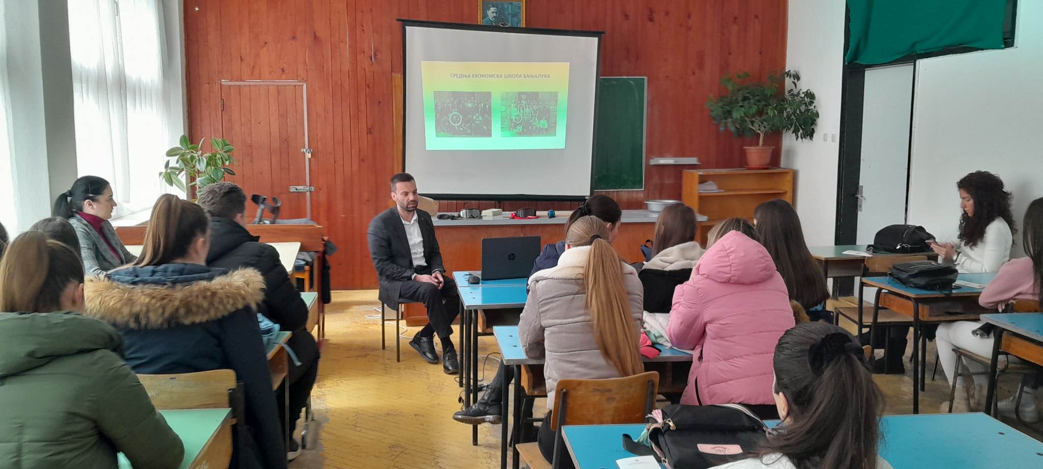 Предавање на тему „Безбједност младих у саобраћају“ одржано у средњошколском центру „Перо Слијепчевић“ у Општини Гацко